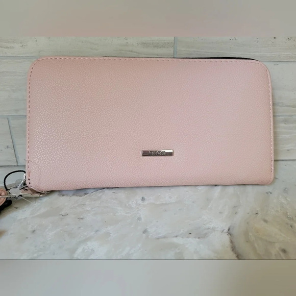 BCBGENERATION  Blusv Allison Wristlet Wallet - Picture 2 of 7